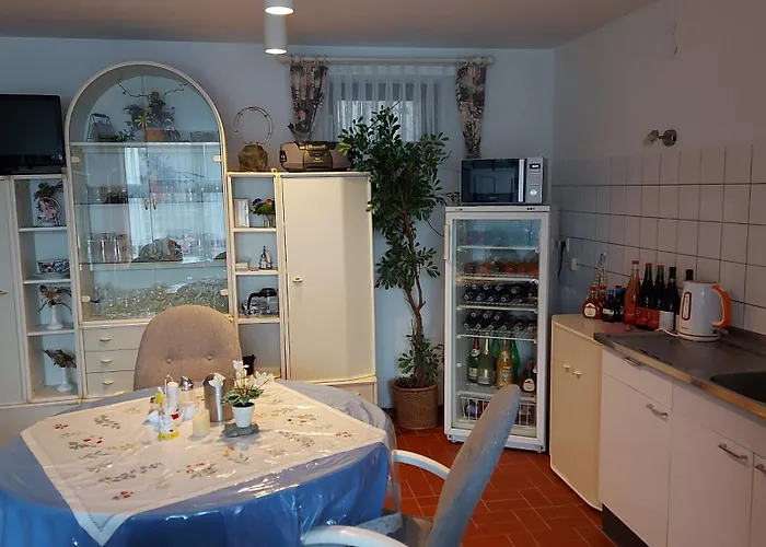 בית הארחה Gaestehaus Hochrhoenblick