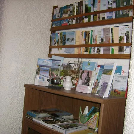 Gaestehaus Hochrhoenblick Гостевой дом Schonau an der Brend