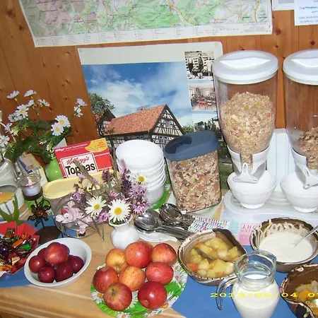 Gaestehaus Hochrhoenblick Guest house 3*