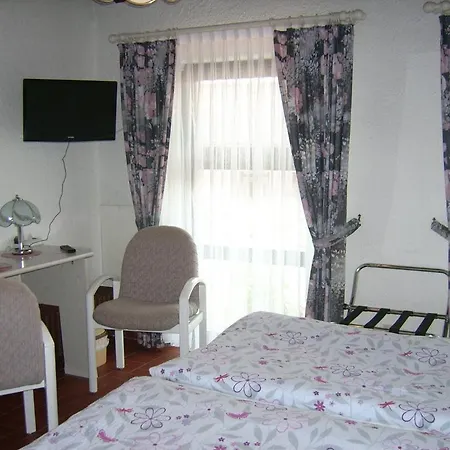 Gaestehaus Hochrhoenblick 3* Schonau an der Brend