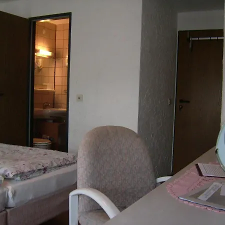 Guest house Gaestehaus Hochrhoenblick Schonau an der Brend