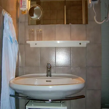 Gaestehaus Hochrhoenblick Гостевой дом Schonau an der Brend